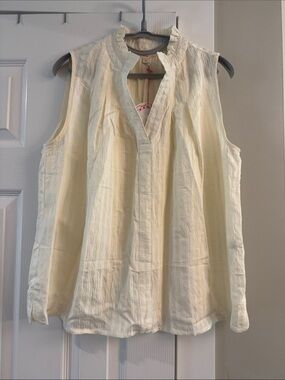 Umgee Cream Sleeveless Ruffle-Trim Blouse